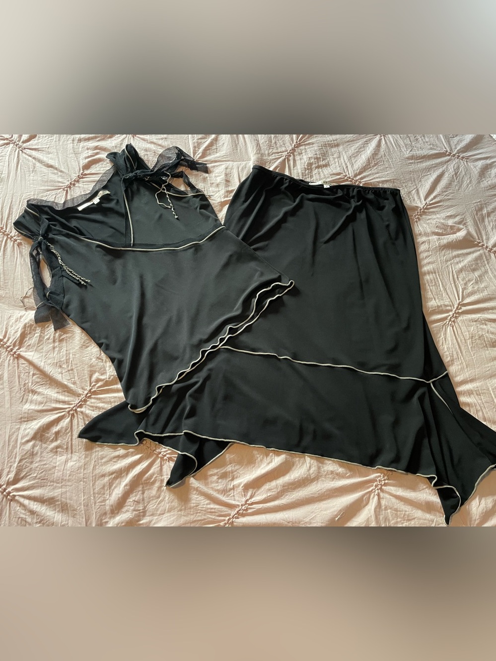 Gorgeous 2-Piece Set by Studio M! Black w/ Cream Sleeveless Top & Skirt